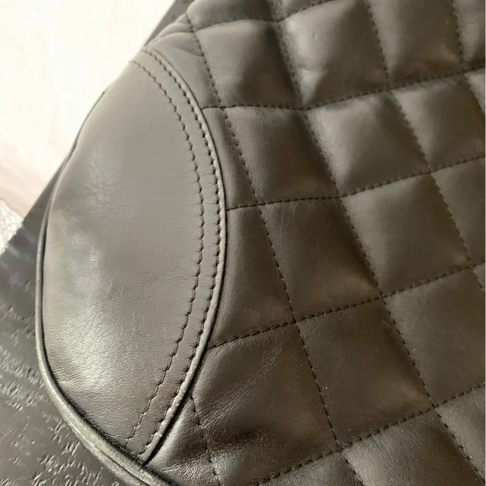 Burberry Quilted Black Leather Brook Hobo Shoulder Bag with Lock EUC - Picture 6 of 14